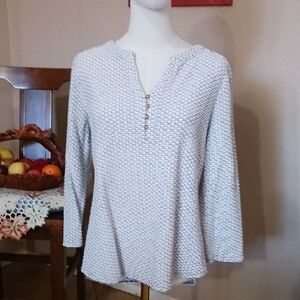 Dana Buchman White Textured Blouse with Gold Button Detail